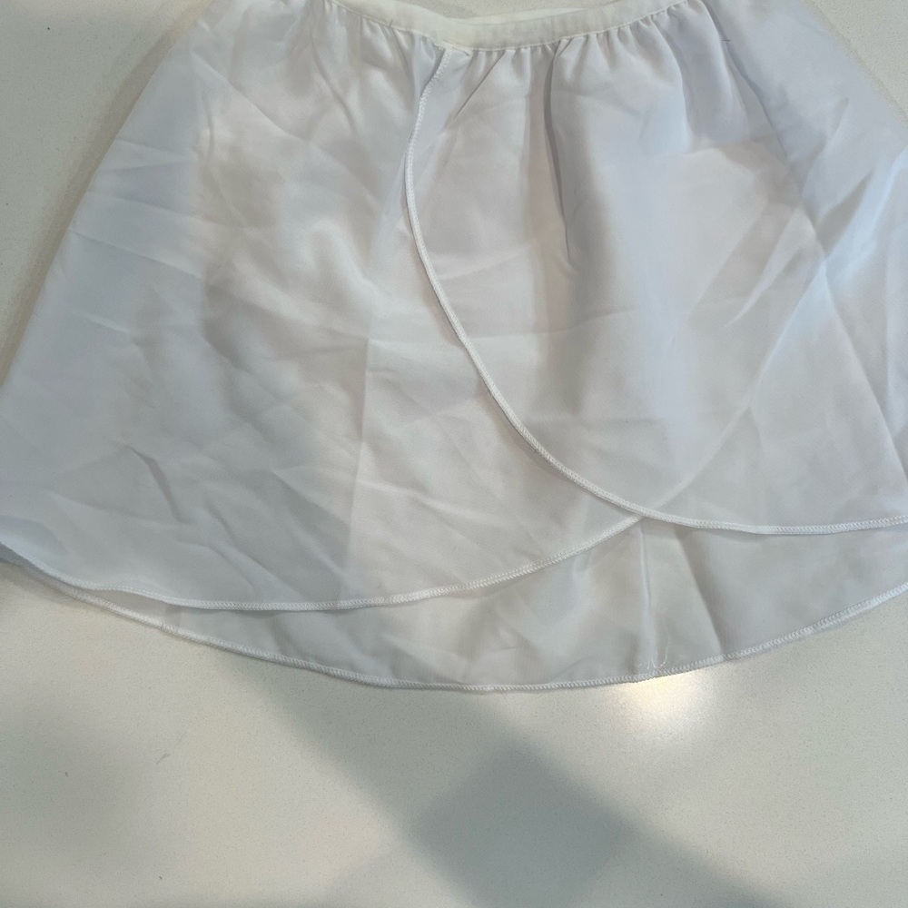 2  girl, small ballet skirts